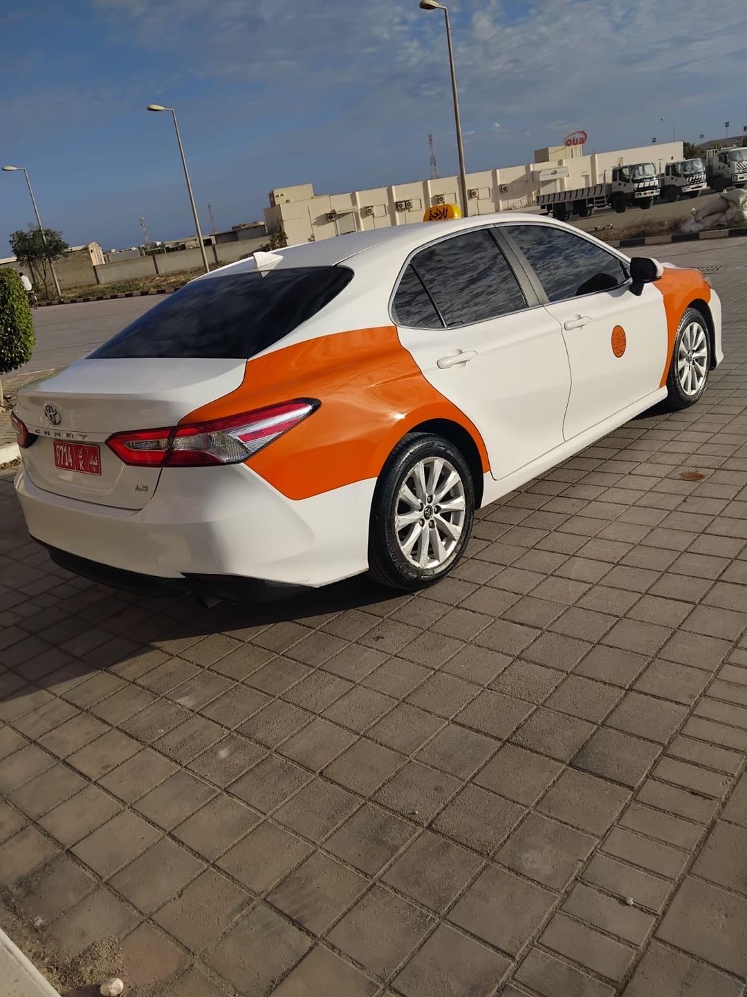 Car Image 2019 TOYOTA CAMRY LE