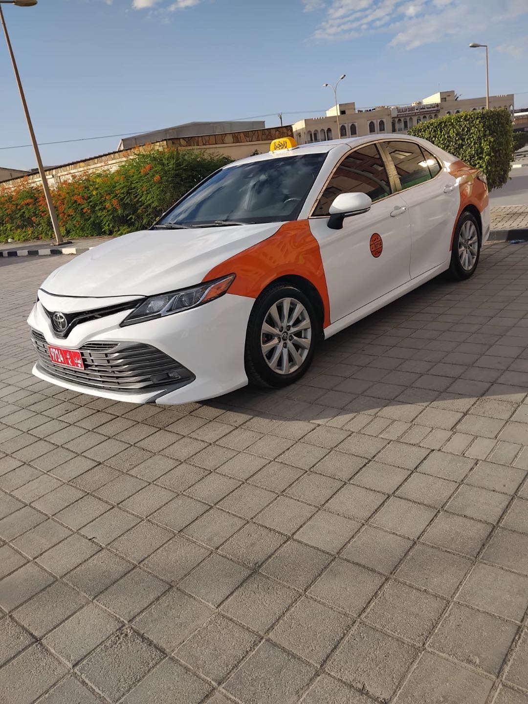 Car Image 2019 TOYOTA CAMRY LE