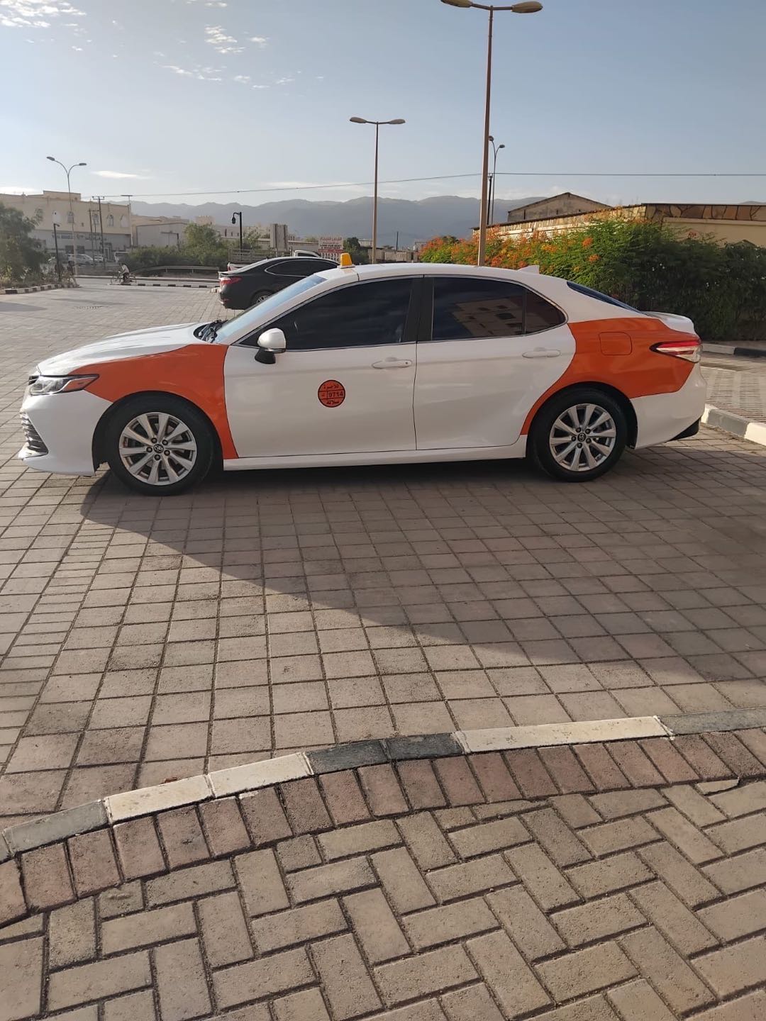 Car Image 2019 TOYOTA CAMRY LE