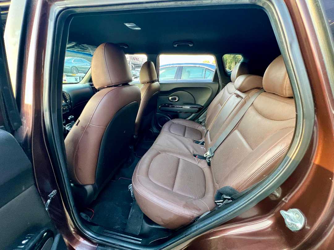 Car Image 2017 KIA SOUL Base