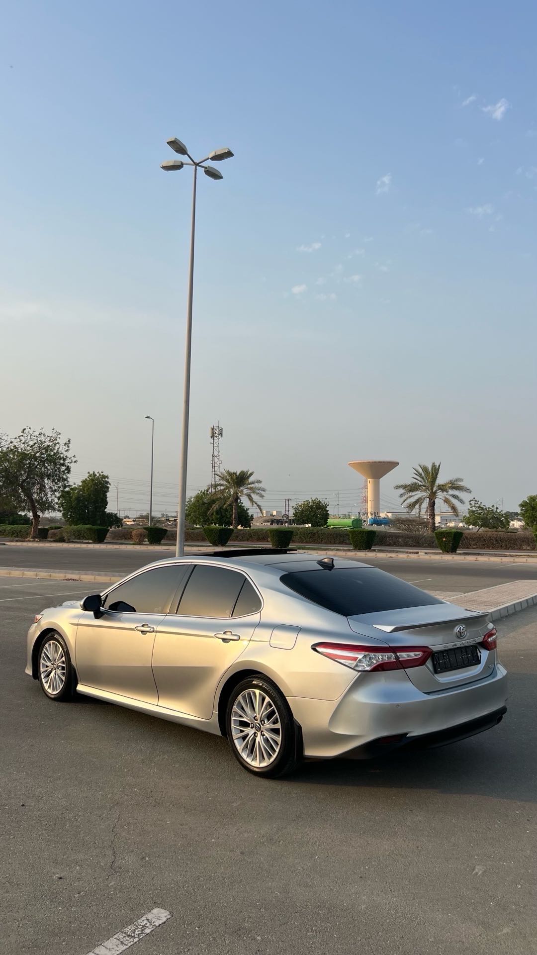 Car Image 2018 TOYOTA CAMRY XLE