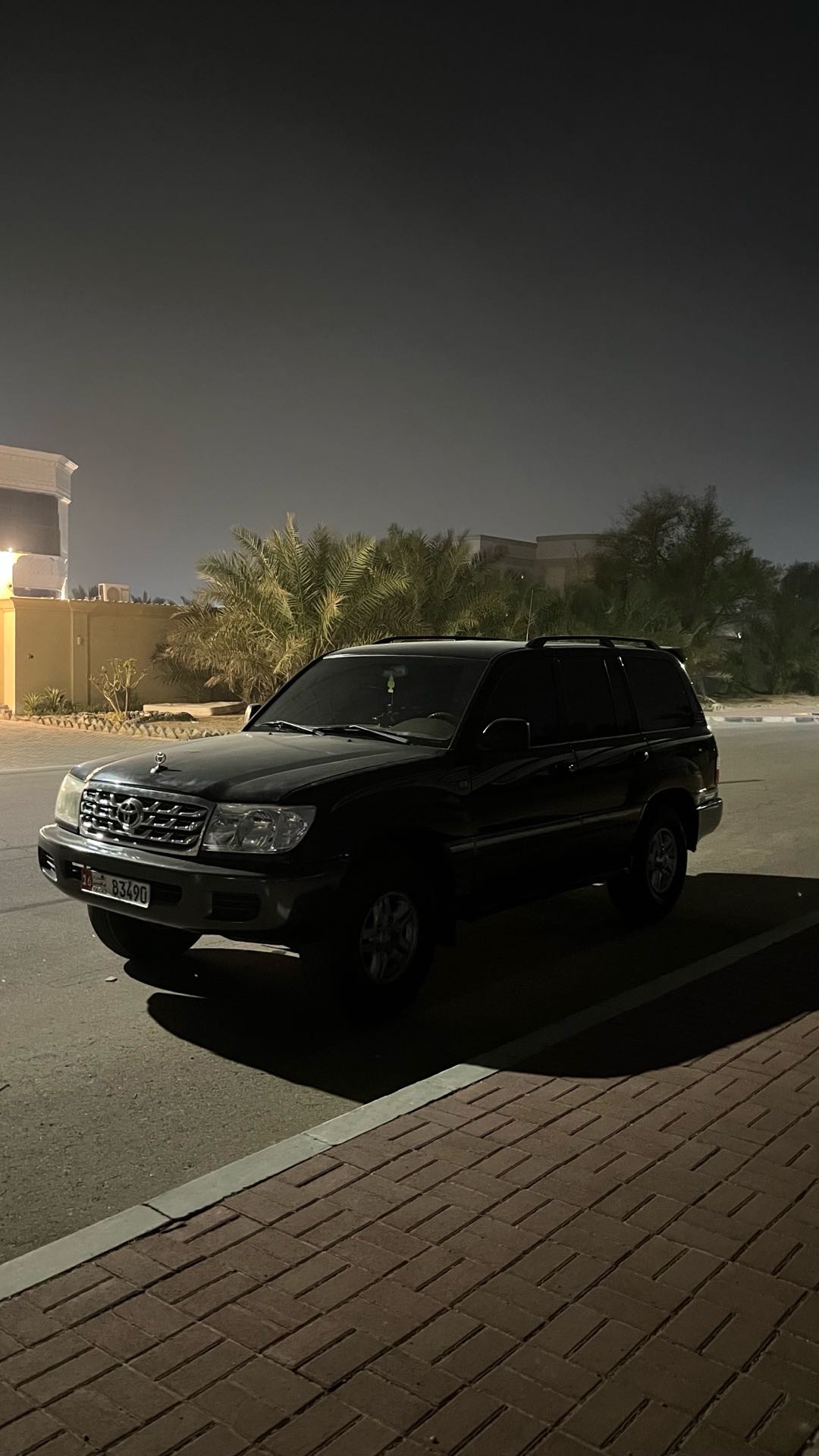 Car Image 1998 TOYOTA LAND CRUISER 