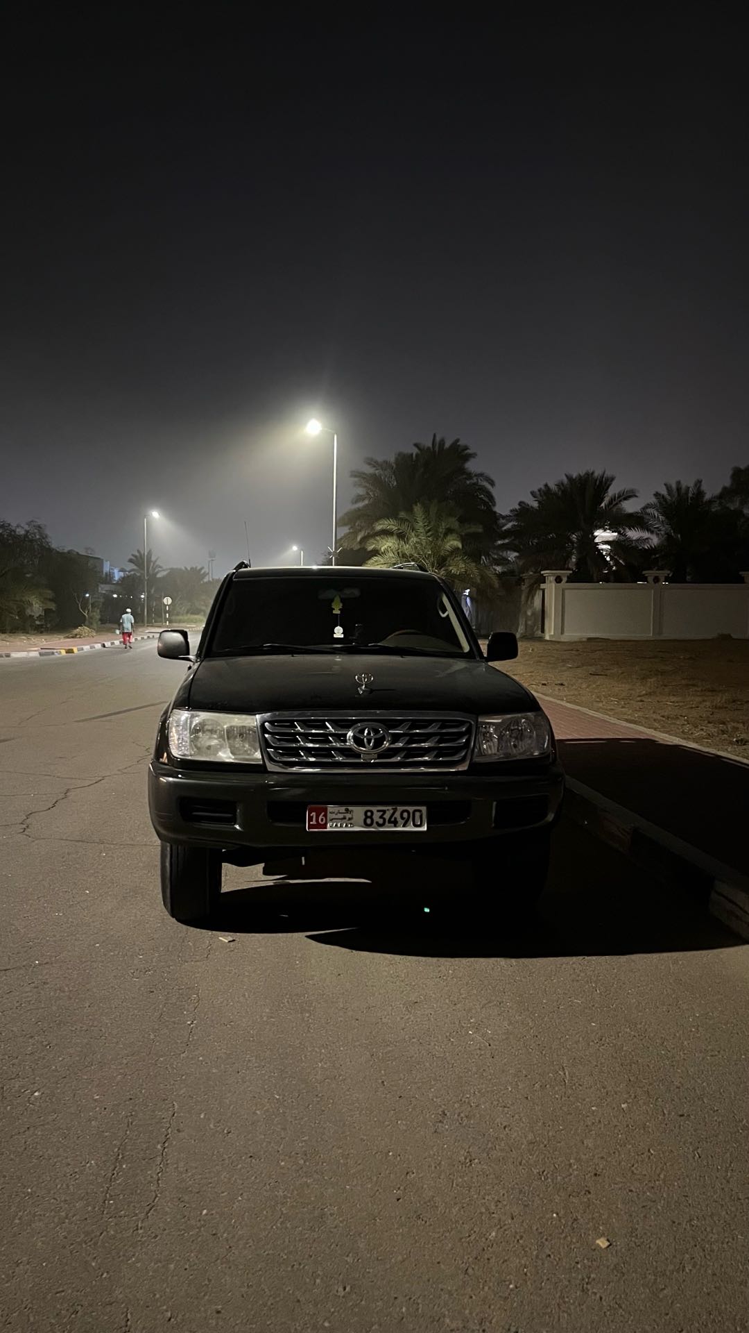 Car Image 1998 TOYOTA LAND CRUISER 