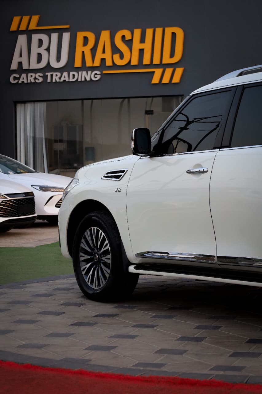 Car Image 2017 NISSAN PATROL Platinum