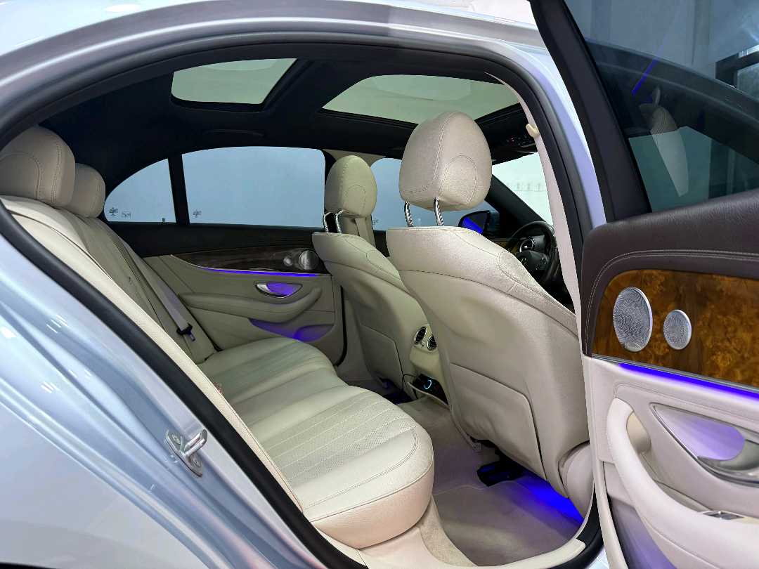 Car Image 2017 MERCEDES E Class 300