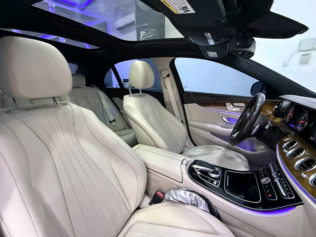 Car Image 2017 MERCEDES E Class 300
