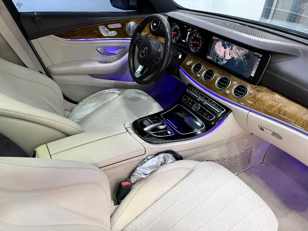Car Image 2017 MERCEDES E Class 300