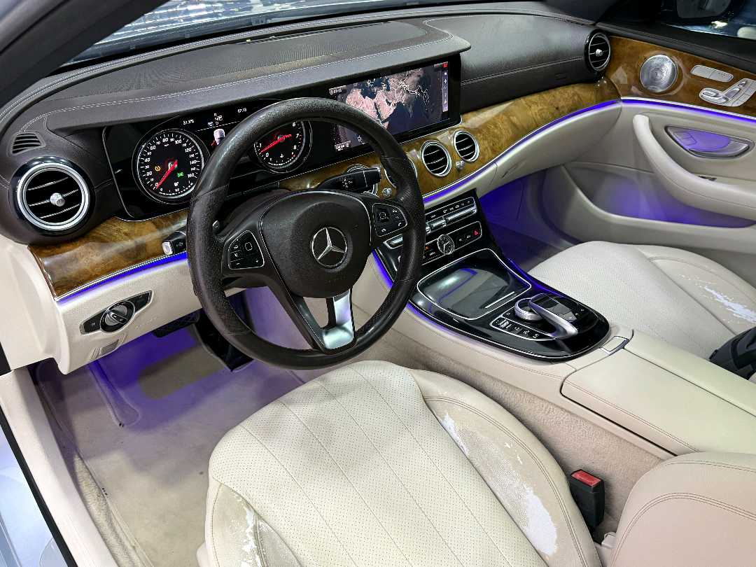 Car Image 2017 MERCEDES E Class 300