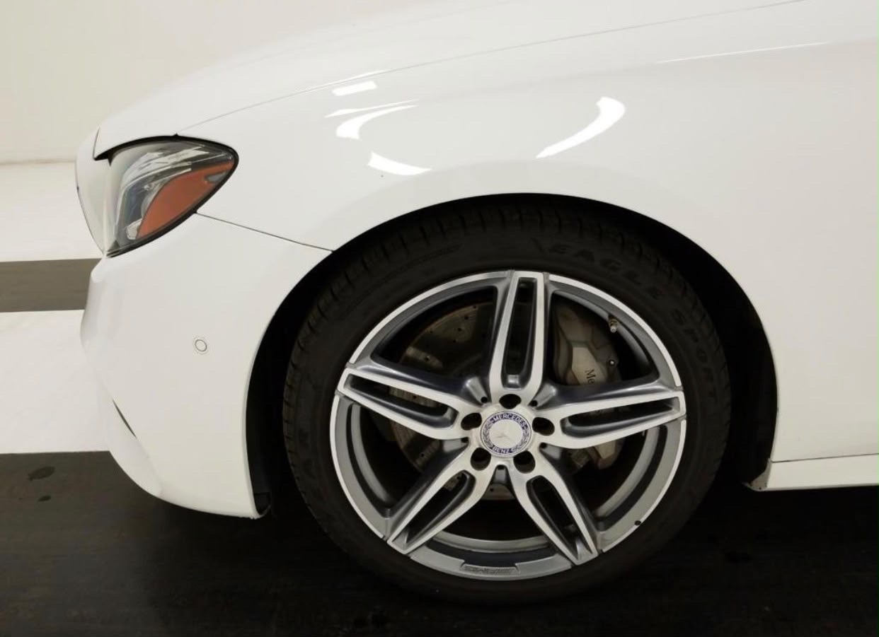 Car Image 2017 MERCEDES E Class 300