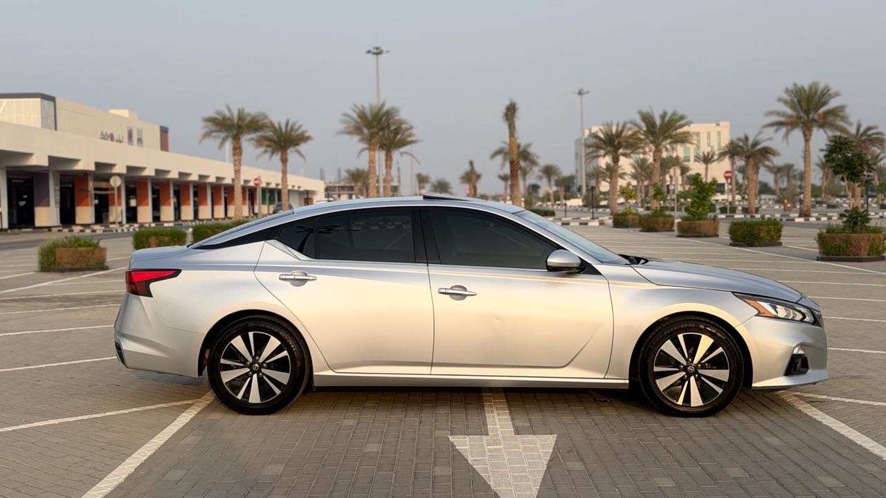 Car Image 2019 NISSAN ALTIMA SL