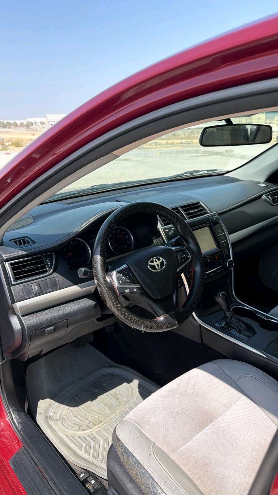 Car Image 2017 TOYOTA CAMRY SE