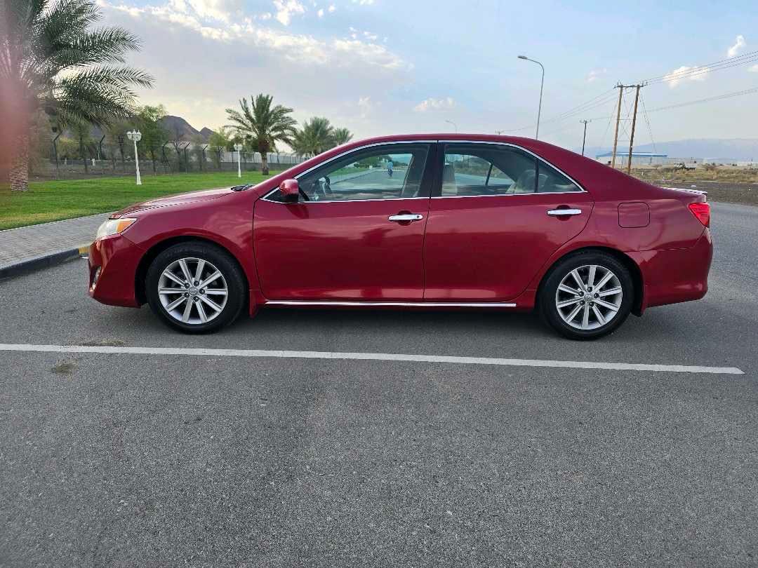 Car Image 2014 TOYOTA CAMRY LE