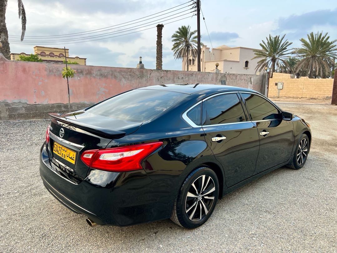 Car Image 2017 NISSAN ALTIMA S