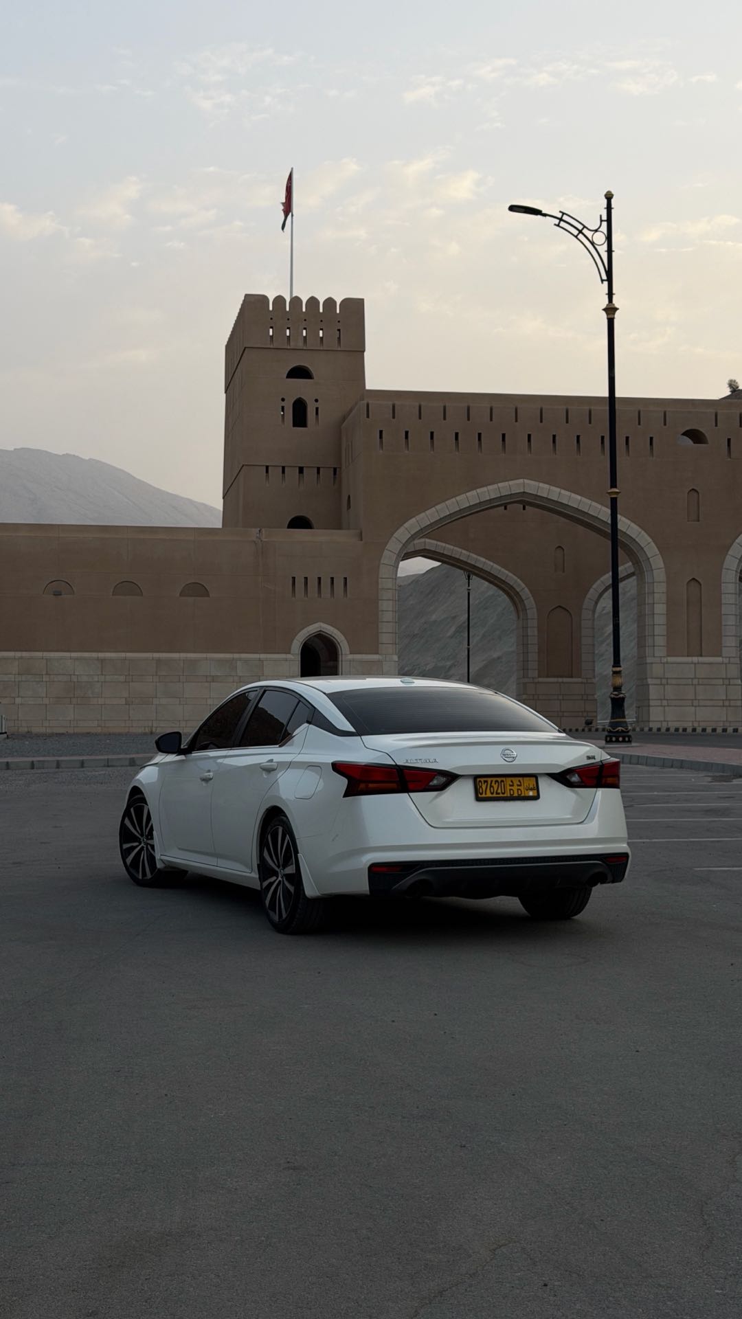 Car Image 2019 NISSAN ALTIMA SR