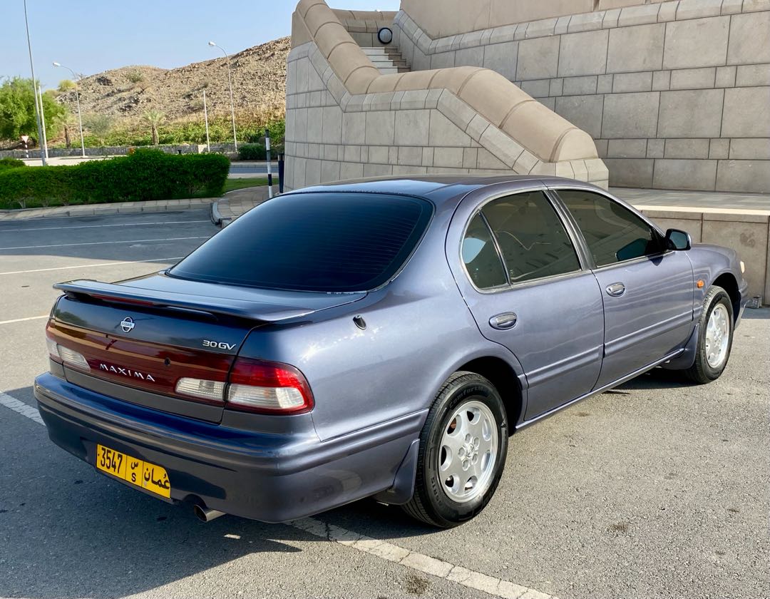 Car Image 1999 NISSAN MAXIMA PLATINUM