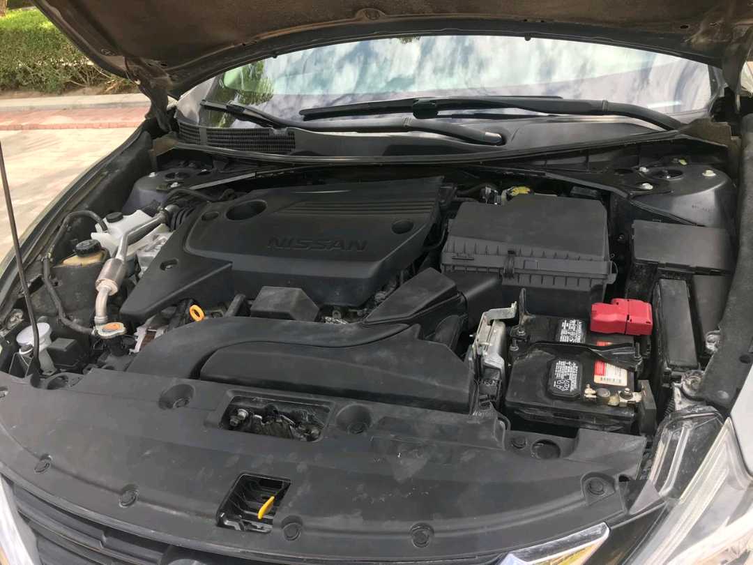 Car Image 2017 NISSAN ALTIMA SV