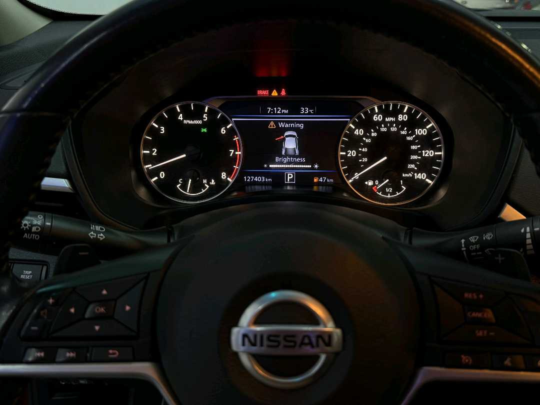 Car Image 2022 NISSAN ALTIMA SR