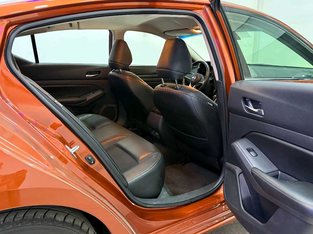 Car Image 2022 NISSAN ALTIMA SR
