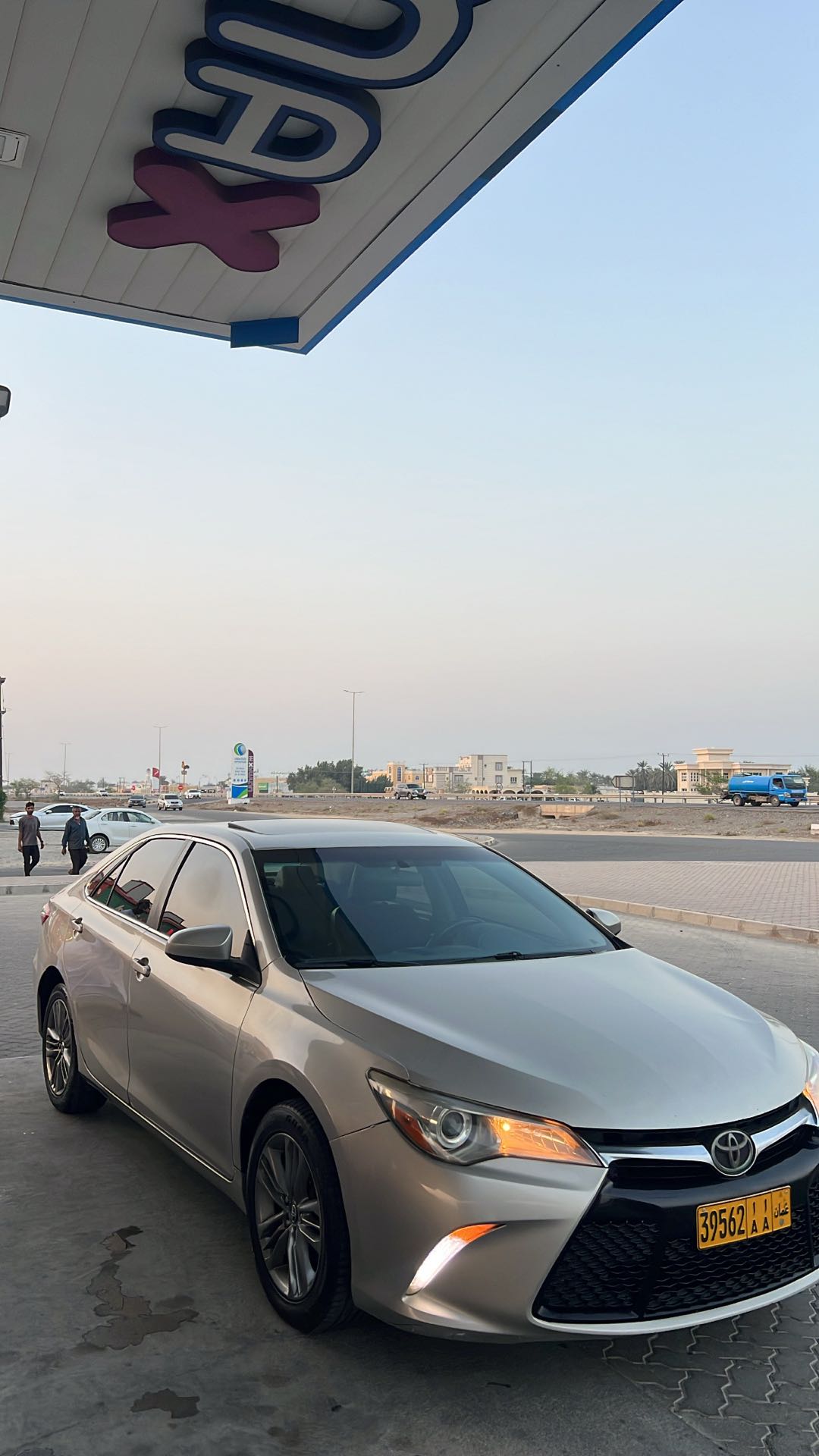 Car Image 2017 TOYOTA CAMRY SE