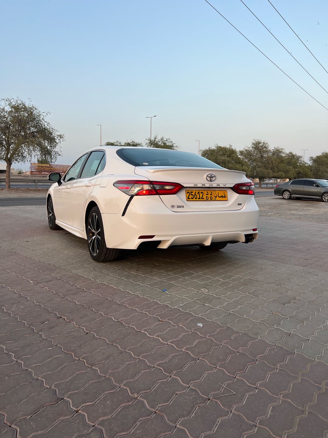 Car Image 2018 TOYOTA CAMRY SE