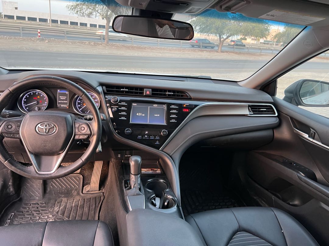 Car Image 2018 TOYOTA CAMRY SE