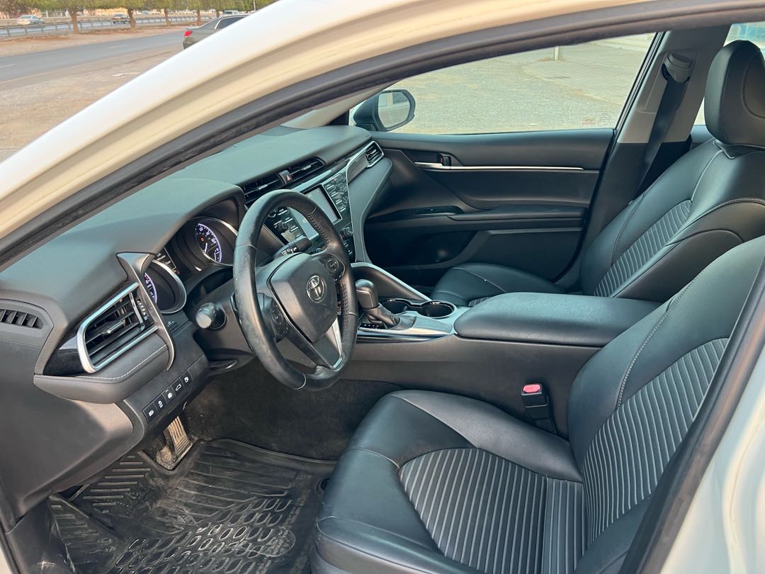 Car Image 2018 TOYOTA CAMRY SE