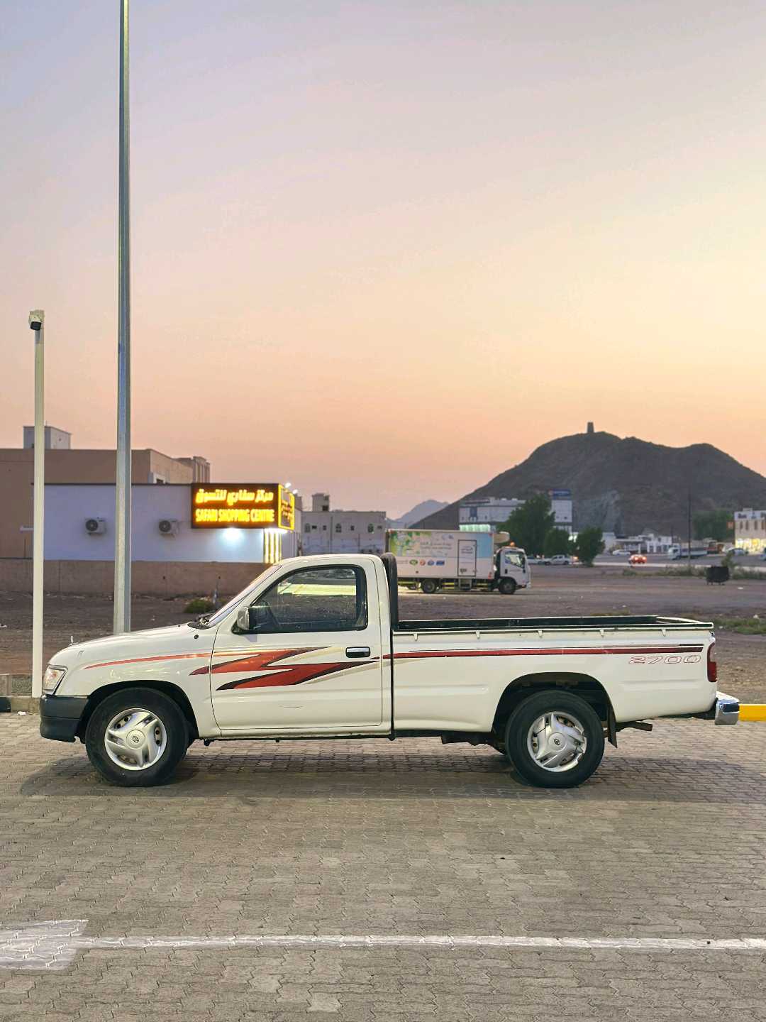 Car Image 1999 TOYOTA HILUX 2.0