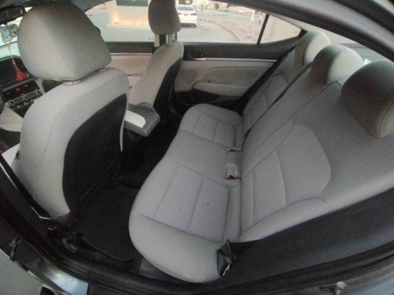 Car Image 2019 HYUNDAI ELANTRA SE