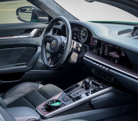 PORSCHE 911 2021