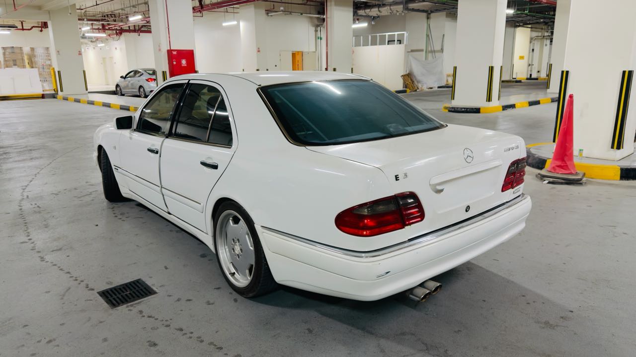 Car Image 1999 MERCEDES E Class 320