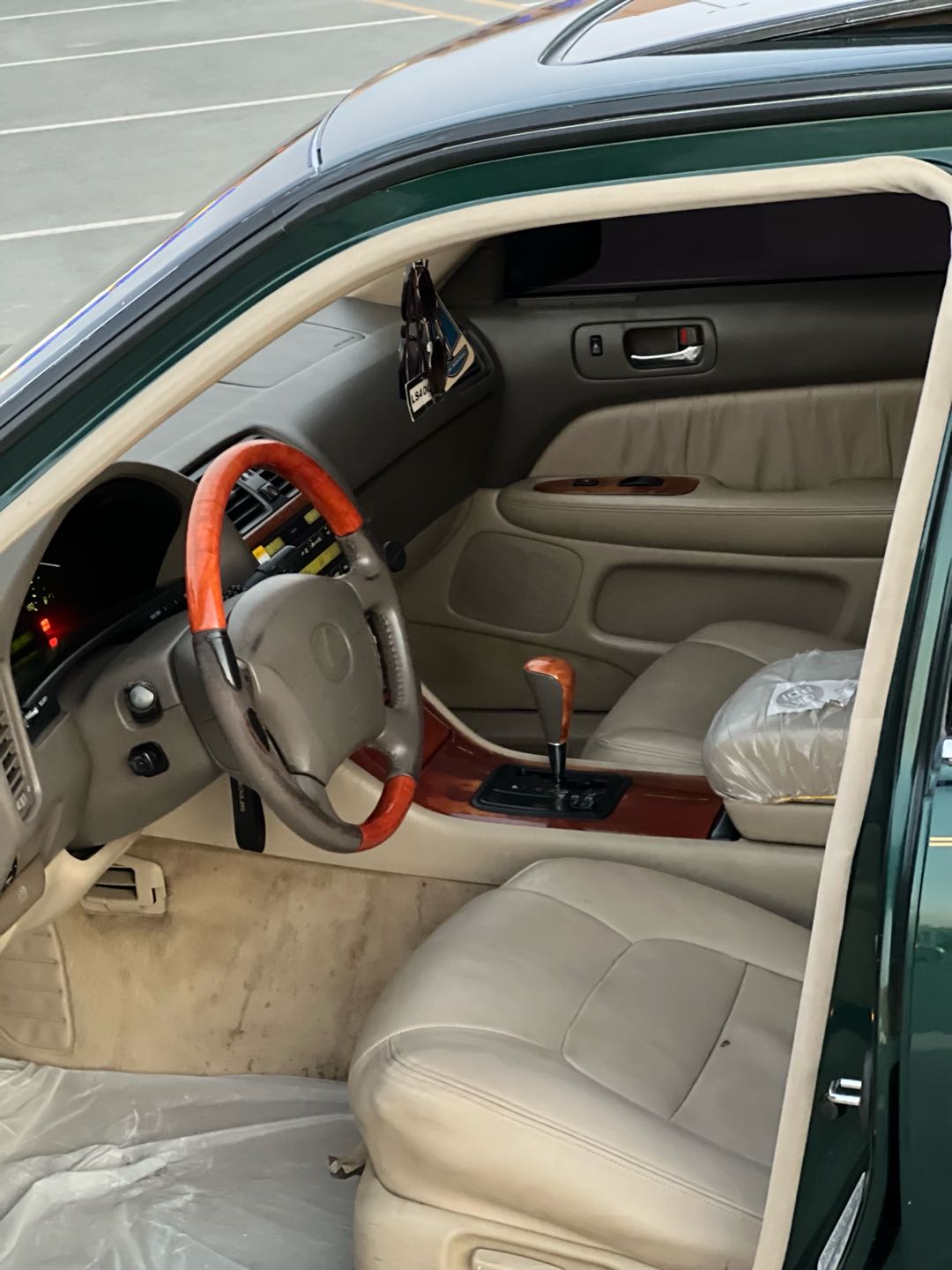 Car Image 1999 LEXUS LS 400