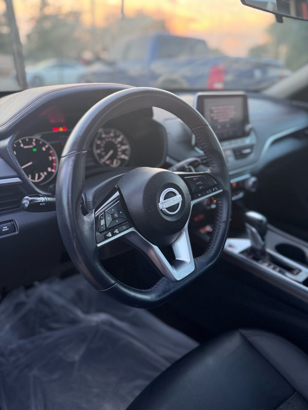 Car Image 2020 NISSAN ALTIMA SR