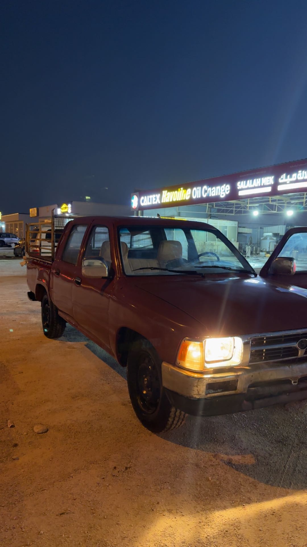 Car Image 1999 TOYOTA HILUX 