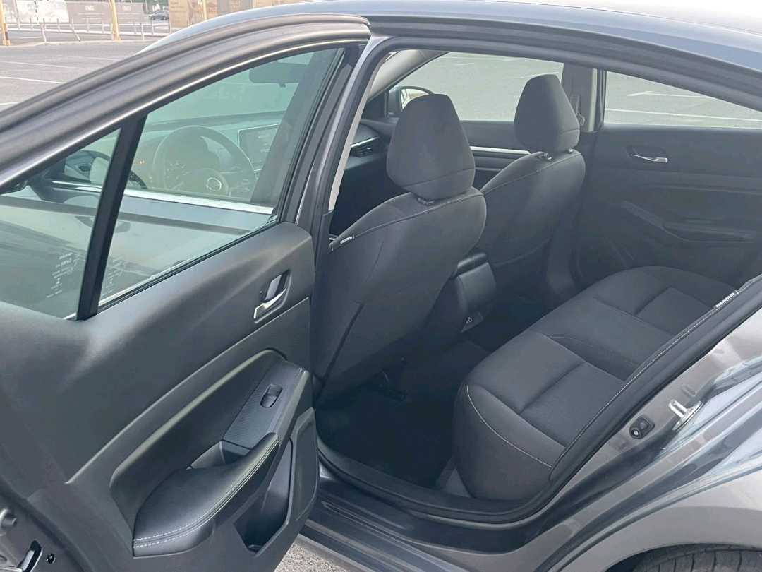 Car Image 2022 NISSAN ALTIMA SR