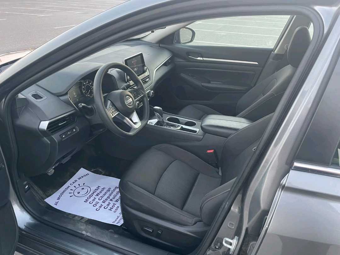 Car Image 2022 NISSAN ALTIMA SR