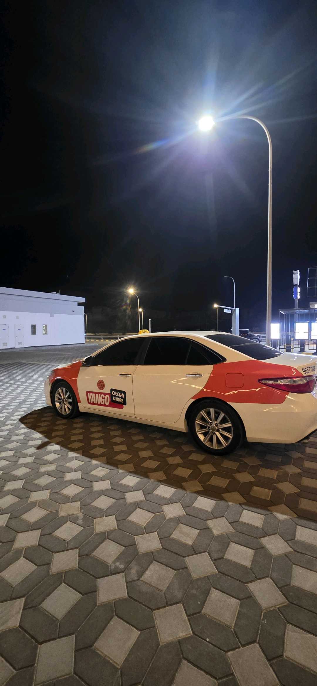 Car Image 2017 TOYOTA CAMRY SE