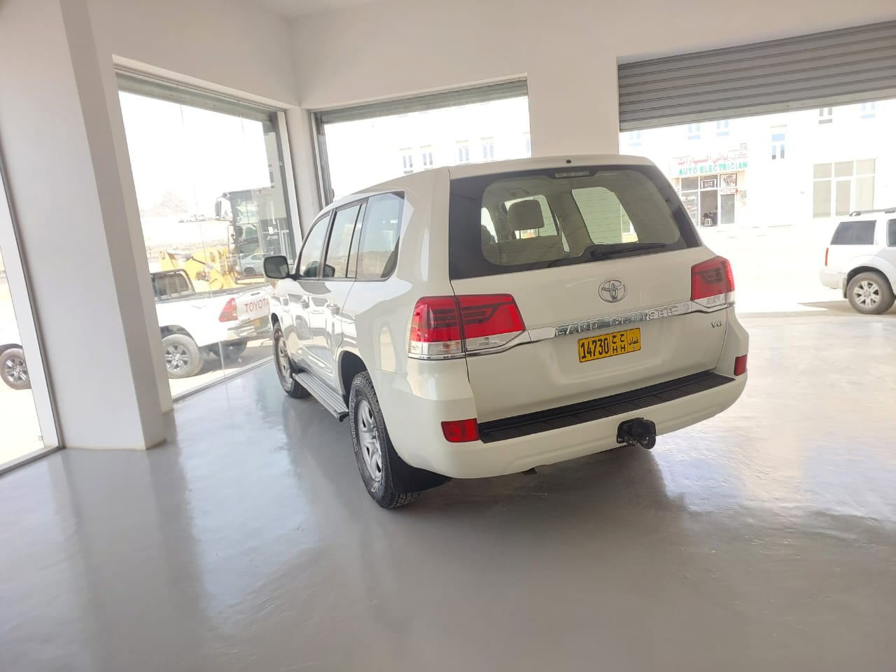 Car Image 2019 TOYOTA LAND CRUISER GX.R