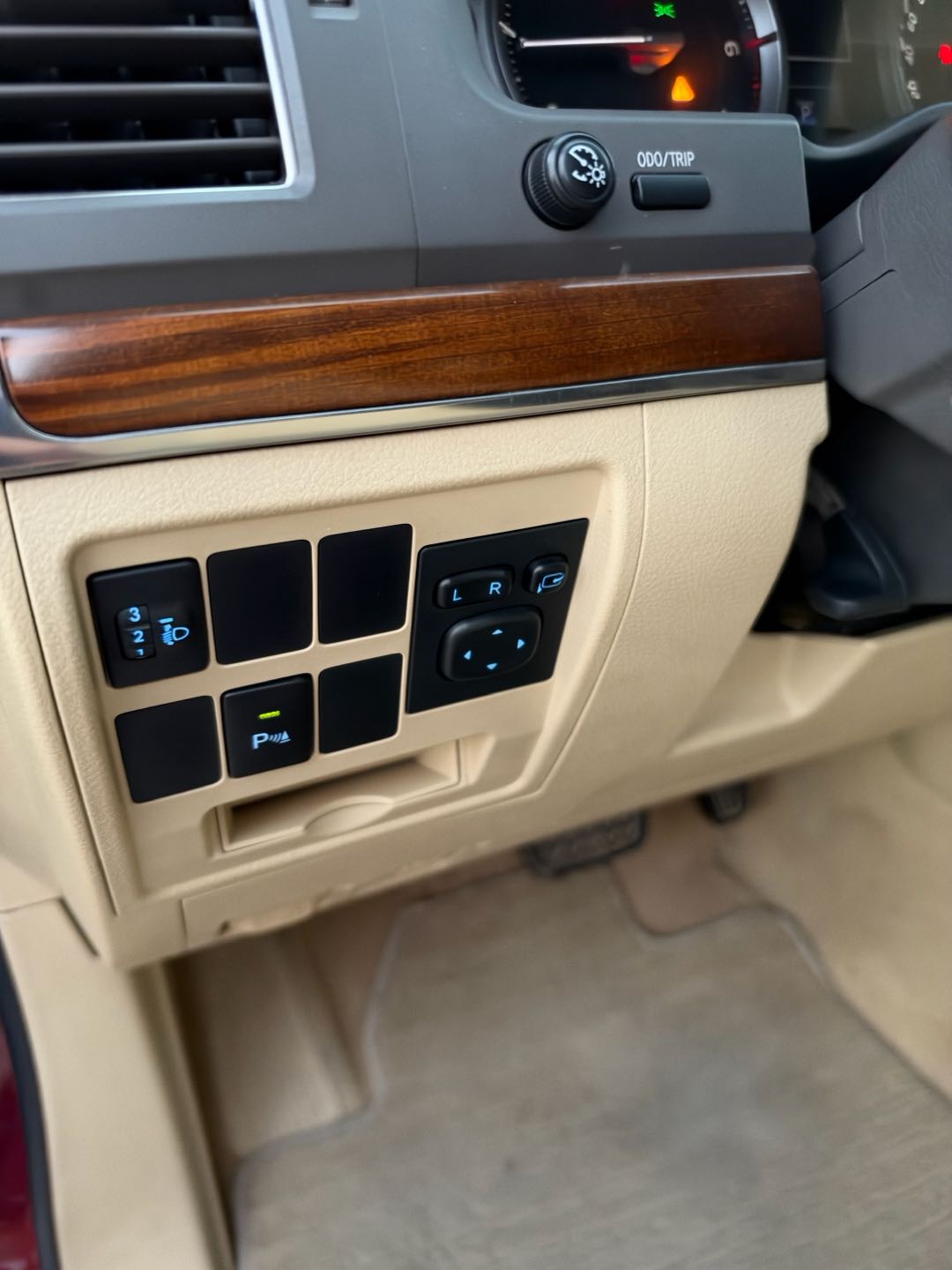 Car Image 2016 TOYOTA LAND CRUISER VX.E