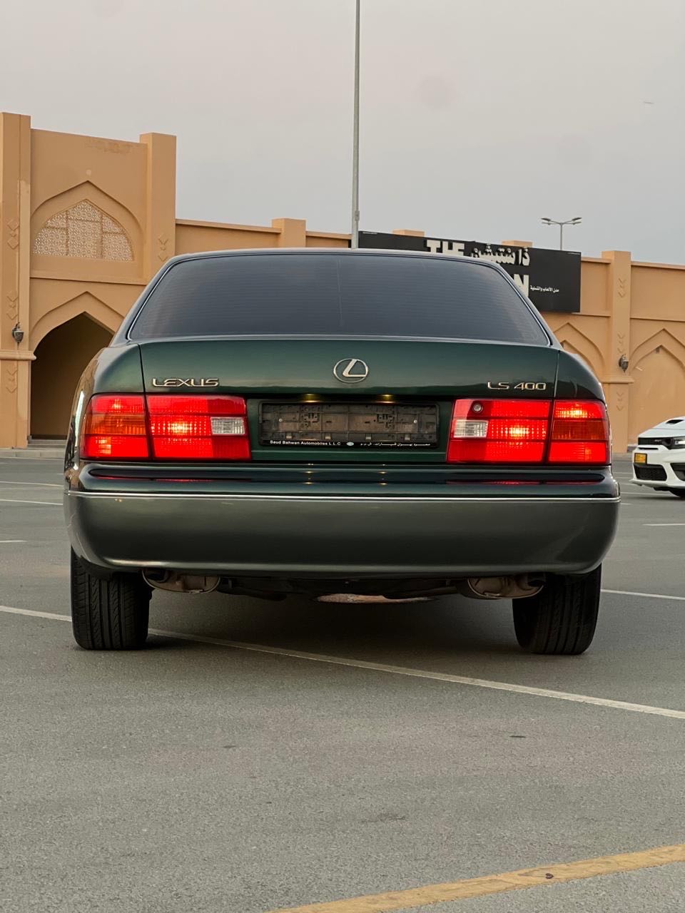 Car Image 1999 LEXUS LS 400