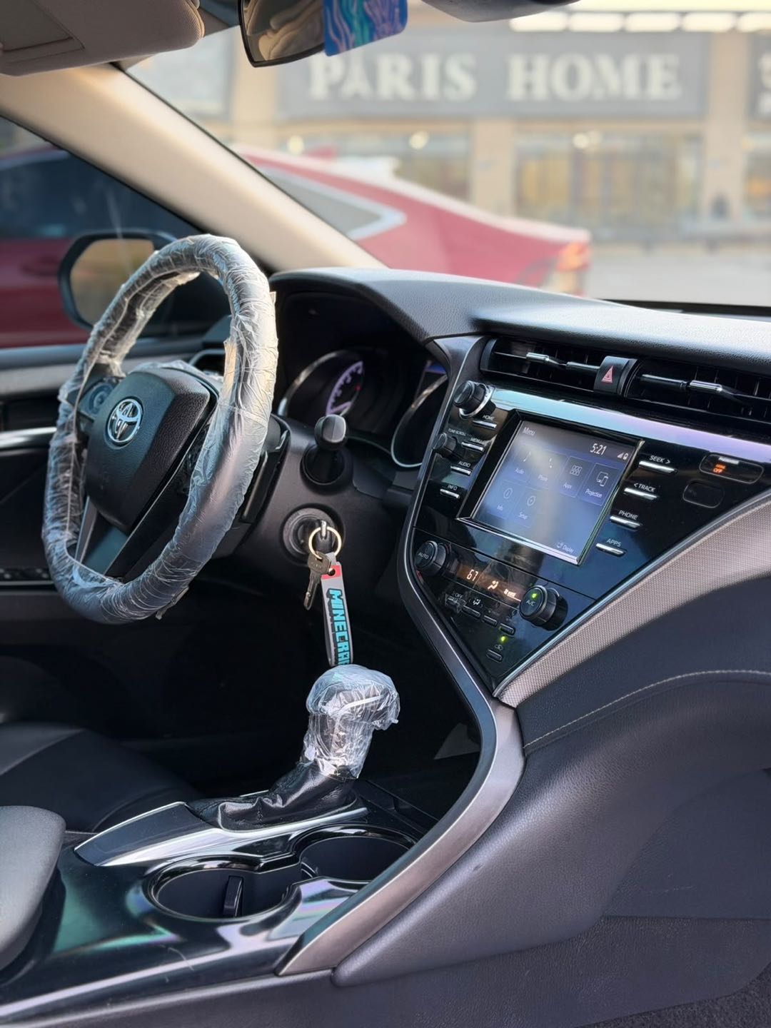 Car Image 2018 TOYOTA CAMRY SE