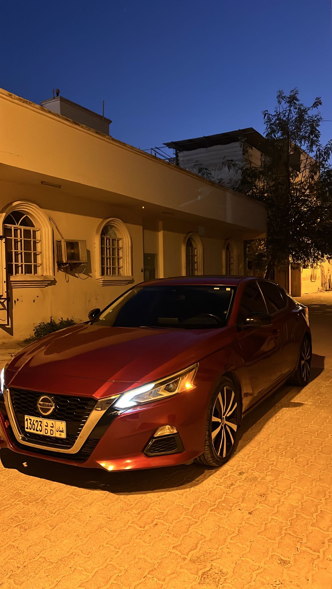 Car Image 2020 NISSAN ALTIMA SR