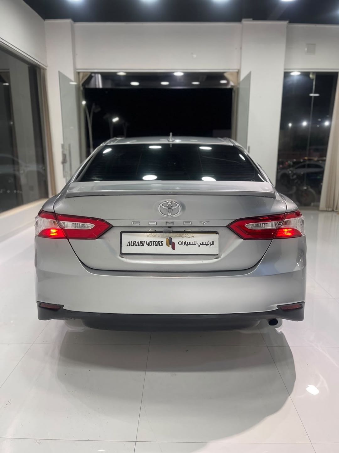 Car Image 2019 TOYOTA CAMRY LE