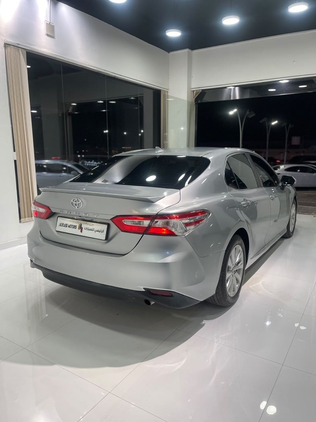 Car Image 2019 TOYOTA CAMRY LE