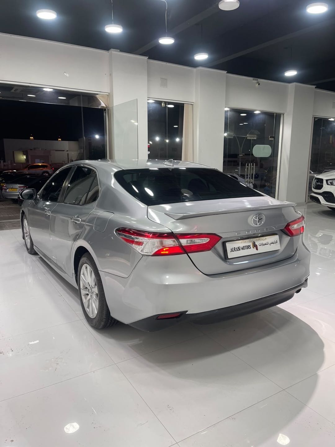 Car Image 2019 TOYOTA CAMRY LE