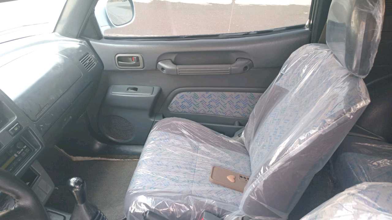 Car Image 1999 TOYOTA RAV4 