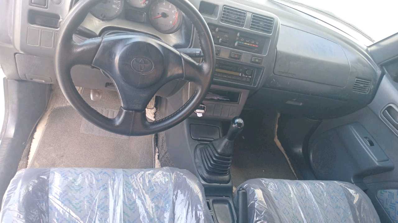 Car Image 1999 TOYOTA RAV4 