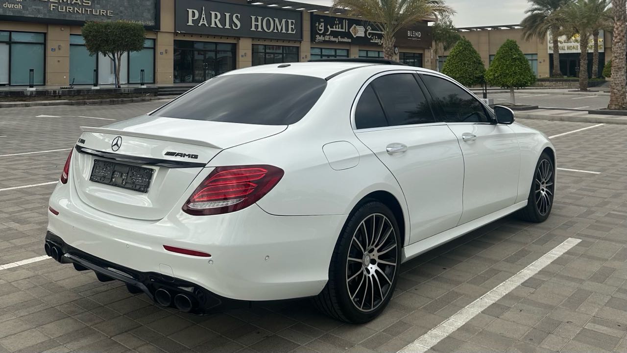 Car Image 2017 MERCEDES E Class 300