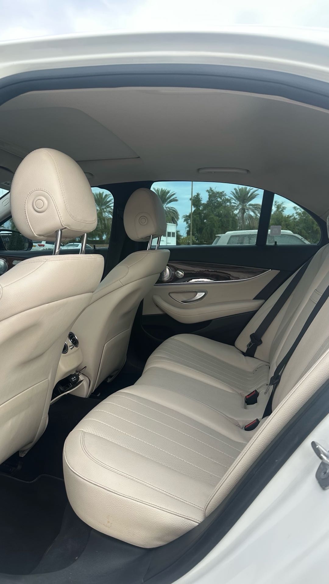 Car Image 2017 MERCEDES E Class 300
