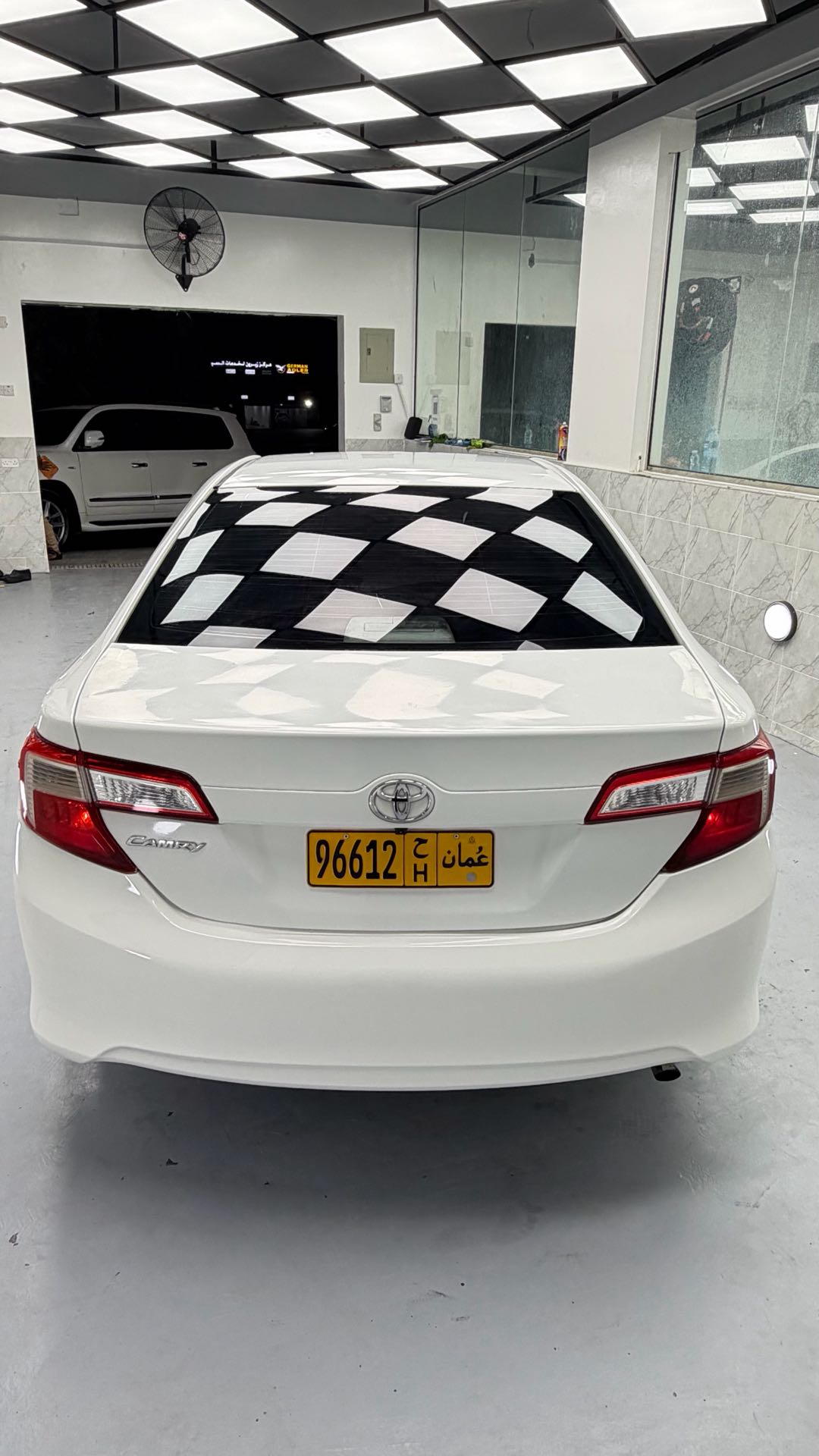 Car Image 2015 TOYOTA CAMRY LE