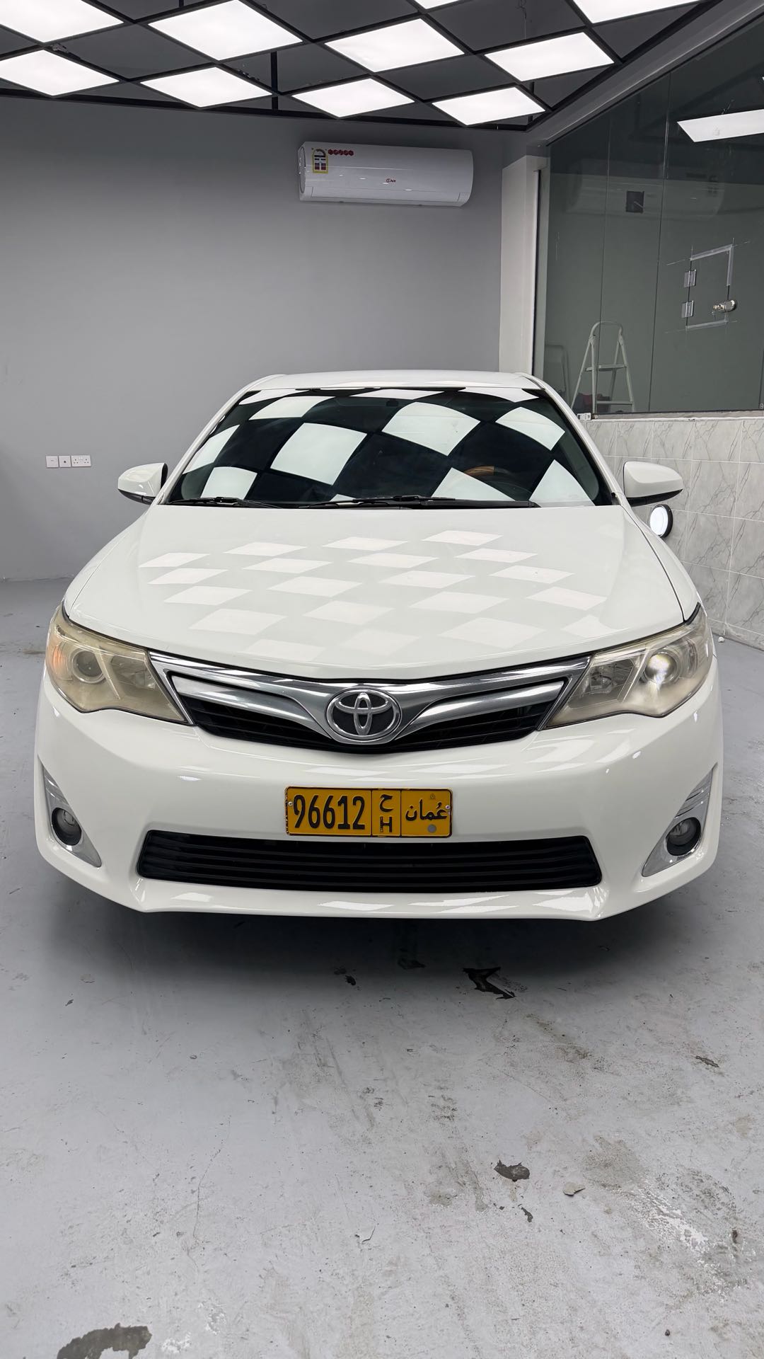 Car Image 2015 TOYOTA CAMRY LE